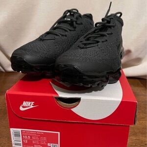 Nike Air Vapormax 2023 FK
Men’s size 10.5
Color: Anthracite/Black-Black